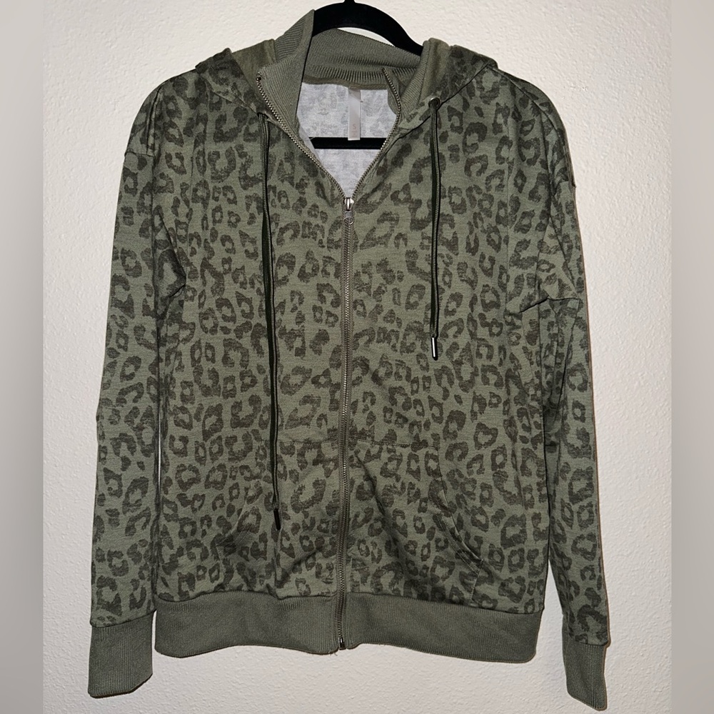 Lularoe, Bethany zip up, size small, leopard print, olive green
